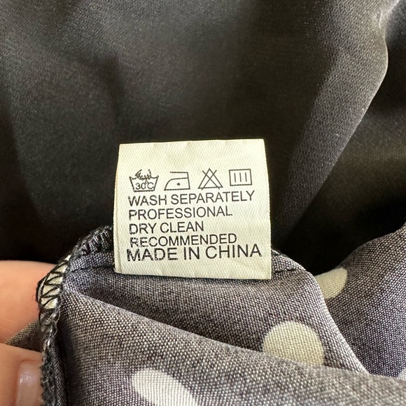 Black with white polka dots, puff sleeve and ruffle hem blouse, size 3XL, SHEIN - Picture 7 of 7